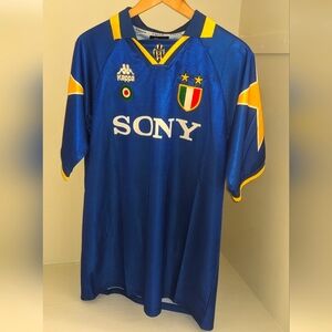Vintage Juventus Away 95-96 jersey